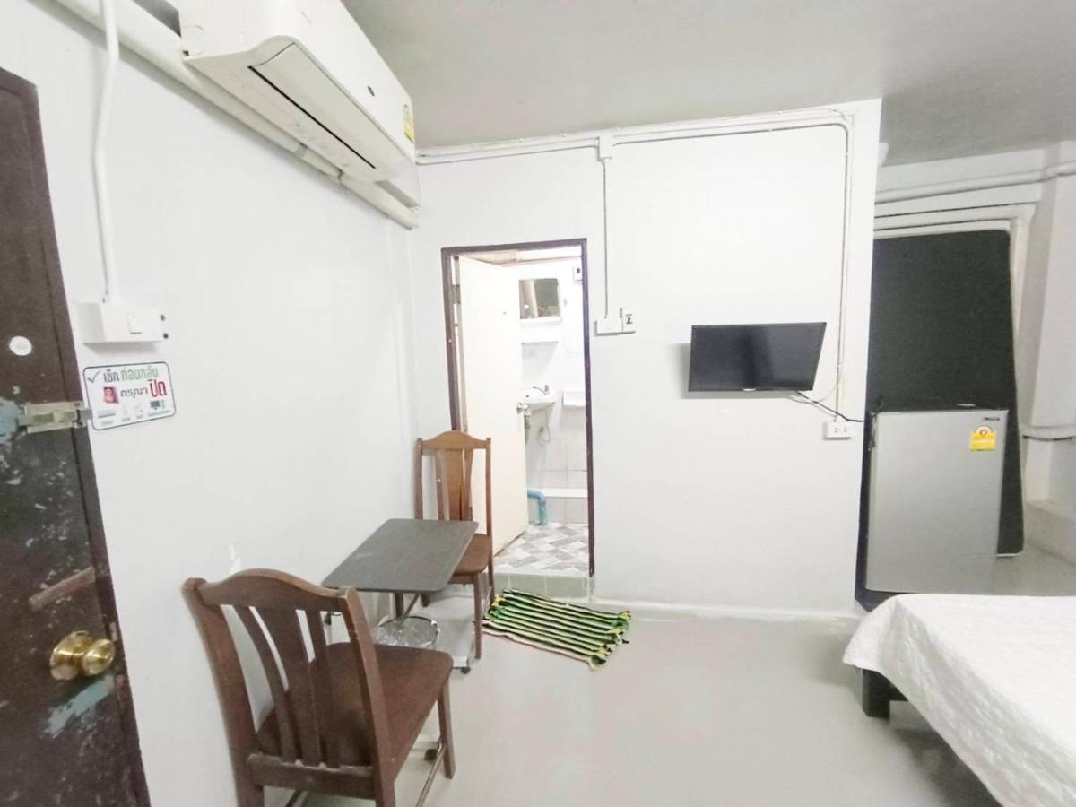ห้องพักสุขสบายวังหลัง Bangkok Extérieur photo